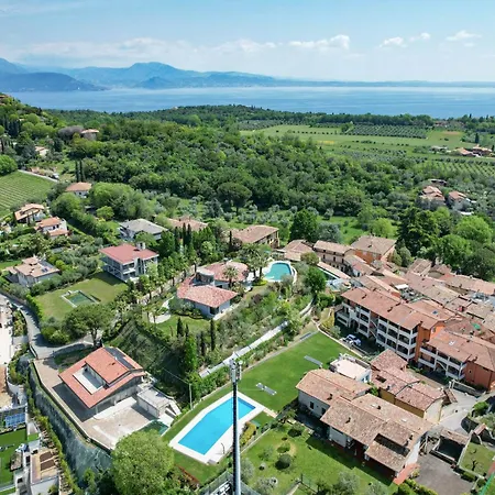 La Pietra Del Garda Pool View By Bookinggardalake * Manerba del Garda